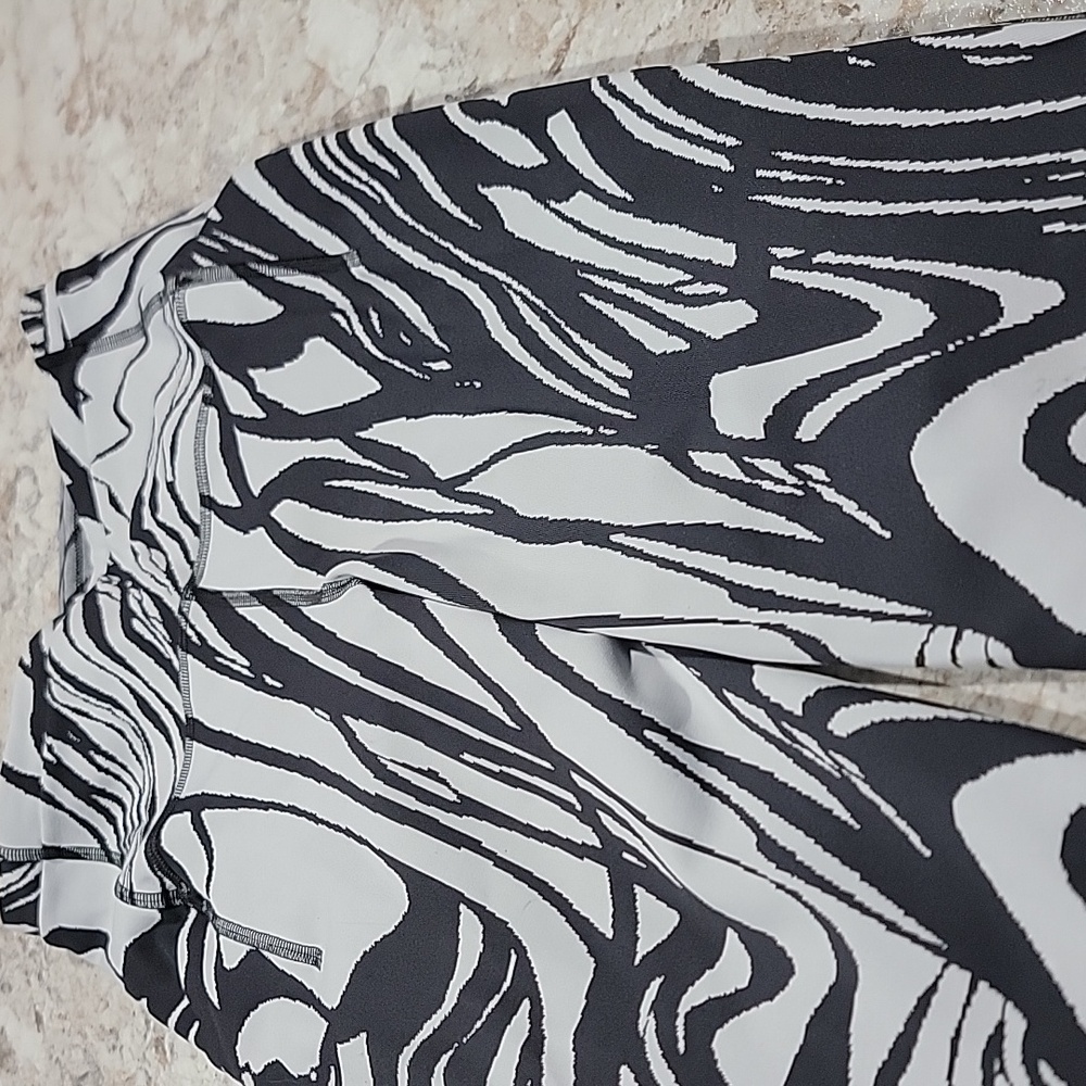 Lululemon Size 4 pants